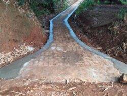 Hasil Pekerjaan Proyek Paving Di Desa Sogian Diduga Tidak Sesuai Speak Dan Disinyalir Jadi Bancakan.