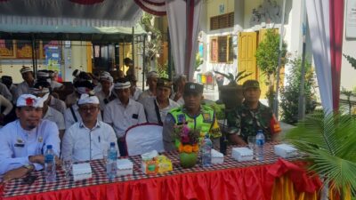 Babinsa Kodim Bangli Hadir Dalam Pelepasan Siswa Kelas XII Tahun Pelajaran 2022/2023 Agar Berjalan Aman