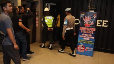 Polres Sumenep Pasang Banner Larangan Anggota Polri Masuk Tempat Hiburan