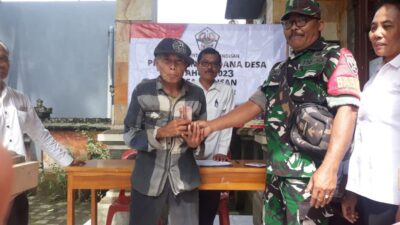 Babinsa Koramil 1626-03/Tembuku Hadiri Penyaluran BLT DD Desa Peninjoan